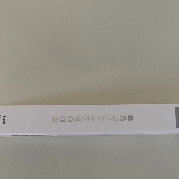 NEW Rodan + Fields Lash Boost - Picture 3 of 6